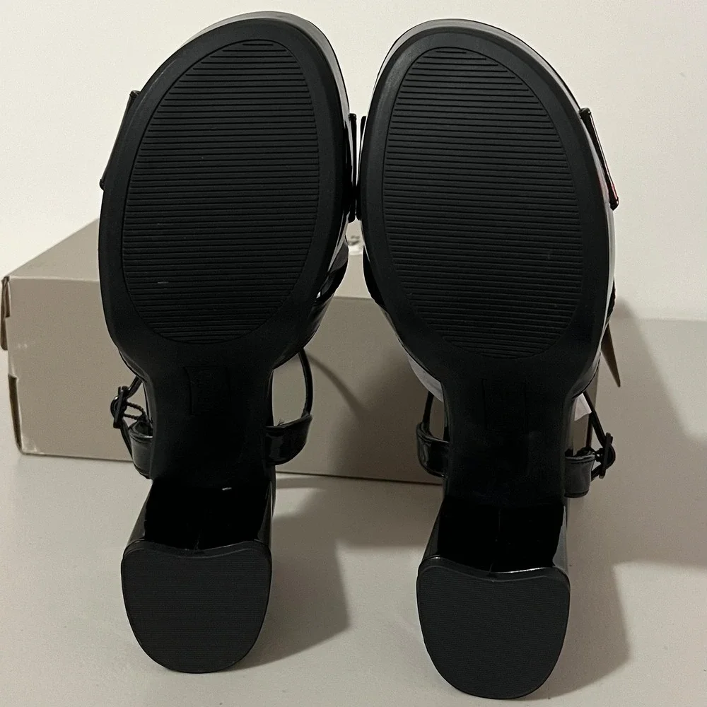 Kenneth Cole Reaction Reeva Platform Sandals Black Patent Block Heel Size 8